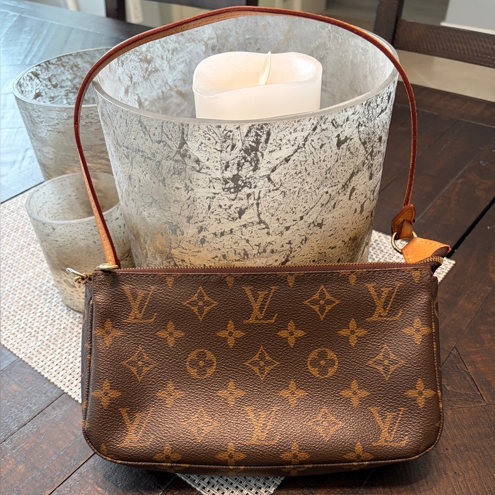 Louis Vuitton Iconic Monogram Pochette Shoulder Pouch